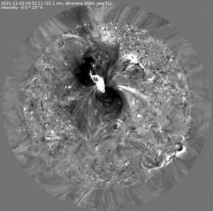 13K views · 361 reactions | Here's an other look at the M1.72 long duration solar flare from a few hours ago. An Earthward directed CME is very likely, we await LASCO imagery to confirm. Follow live on SpaceWeatherLive.com | SpaceWeatherLive | Facebook