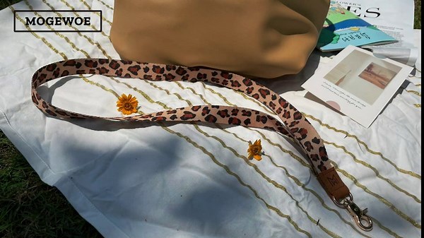 Amazon.com: MOGEWOE Lanyard for Keys, Cute Neck Strap Key Chain Holder, Long Neck Lanyards for Hanging Keys, Neck Straps Key Chain for Women, Cell Phone Lanyard, Lanyards for Id Badges Wallet : Office Products