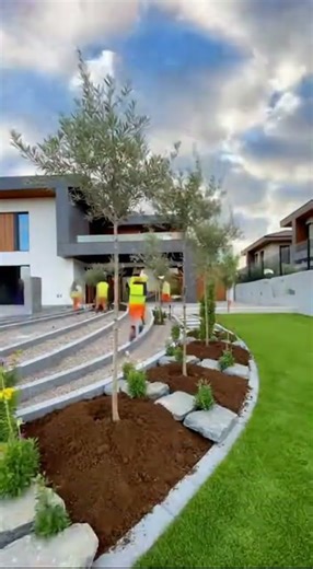 Transforming Gardens from Day to Night: A Visual Journey