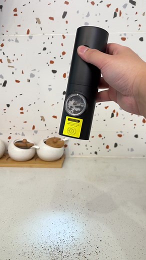 Effortless Meal Prep with Adjustable Seasoning Grinder - SHEIN Home