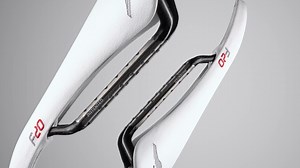 Performance is everything for the pro, choosing the right saddle is essential to achieve the best results. That's why our Service Course gets alongside the Green Project Team for thousands of km throughout the race season, each athlete can test a wide range of saddles and find the best one for his needs. Among their choices: COMPOSIT, EVOLUTION, F20/F20C, F30C, VT20/VT20C e VT30C. #Designedonyourbody Bardiani CSF Faizanè Pro Team | Selle SMP