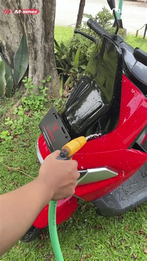 Beralih ke masa depan bukan cuma soal gaya, tapi soal efisiensi! ⚡️ Dengerin pengalaman Mas Nanda yang udah pindah ke U-Winfly M110G. Gak ada lagi cerita bensin boros atau servis ribet. Cuma ada tarikan instan 3.000 Watt yang stabil dan desain sporty yang modern banget! Kenapa harus M110G? ✅ Jarak Tempuh: Hingga 100 KM (aman buat harian!) ✅ Teknologi: U-Connect Smart App (kontrol motor dari hp) ✅ Praktis: Cabut baterai kurang dari 10 detik & fast charging. ✅ Tahan Cuaca: Sudah IPX5 (aman kena hu