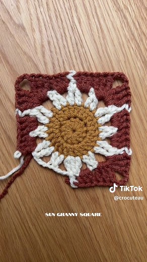 How to Crochet a Sun Granny Square Tutorial