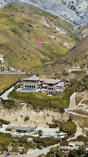 Why Does Cher’s House More Bathrooms than Bedrooms? #fyp #foryoupage #foryou #cher #singer #singing #Cher | Real Estate of Stars