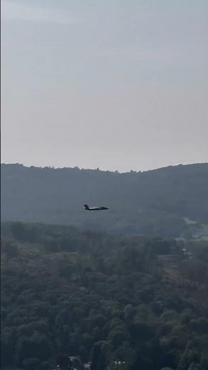 USAF F 35 descending into Lake Windermere on a low level sortie