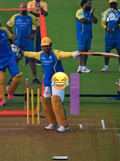 Ms Dhoni in masti mode 😂💛