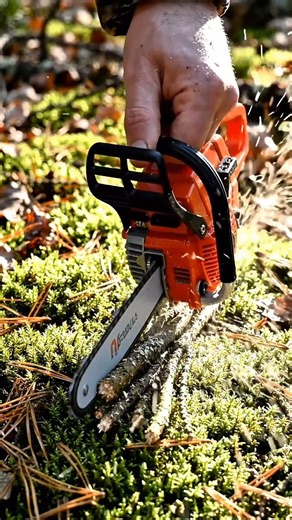 World’s Smallest Working Chainsaw!#Miniature #Chainsaw #Satisfying