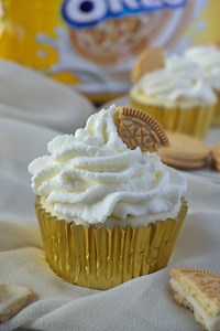Golden Oreo Cheesecake Cupcakes - Coop Can Cook