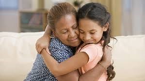 Akamaro ndetse nibyiza byo gupfumbatana mubuzima - YEGOB