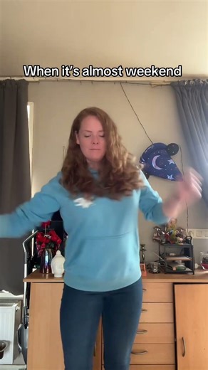 It’s friday again ..🥳💃🏼 #dance #dancetrend #friday #hippiegirlslc #funny #friends #danceshorts