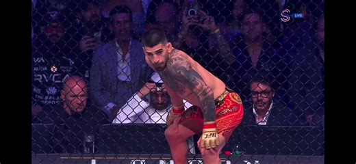 İlia Topuria ve Max Holloway Karşılaşması