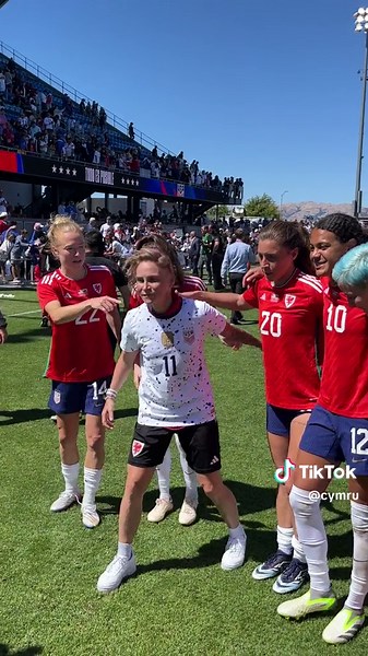Shirt Swapping: A Fun Trend Among USWNT Fans