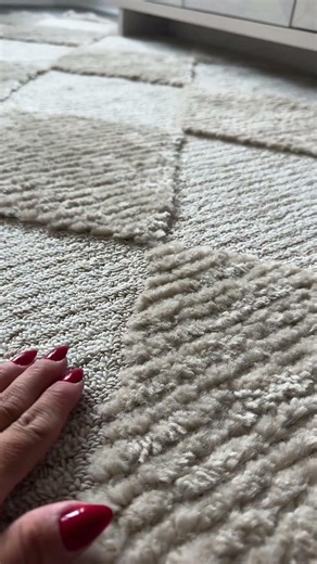 My new entryway rug is even better than I expected Living room rug, neutral rug, diamond rug, tassel