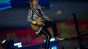 VIDÉO - Matthieu Chedid chante pour le Secours populaire - ICI