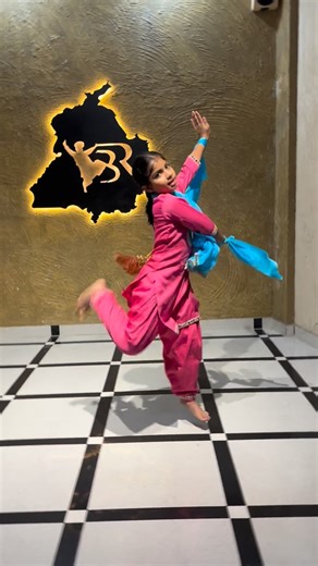 Bhangra Rhythm on Instagram: "#bhangra_rhythm 💖"