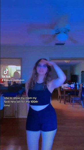 Goose walking to mom to show off matching set AristoCats Disney