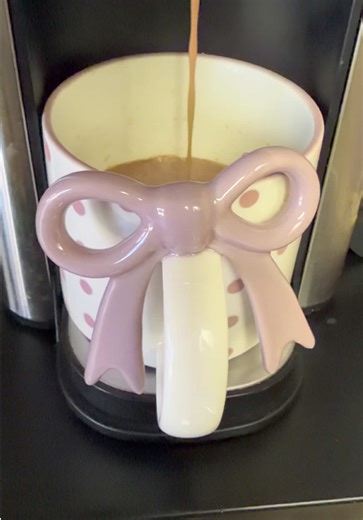 Creative Bow Knot Design for Coffee Cups