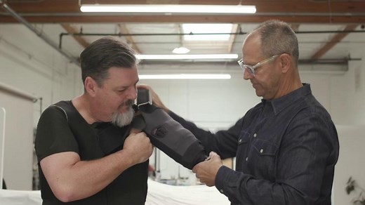 Jason shows the BBC how the Atom Limbs prosthetic works