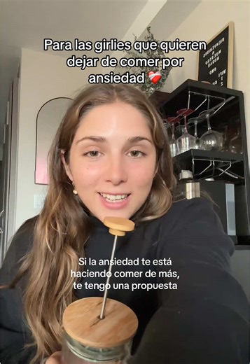 Este mini ejercicio hizo TODA LA DIFERENCIA en manejar mi hambre emocional y me baja siempre la ansiedad, a lo mejor te sirve a ti también! 🤍🐬 #hambreemocional #manejodelestrés #alimentaciónsaludable #antojos #nutritalk