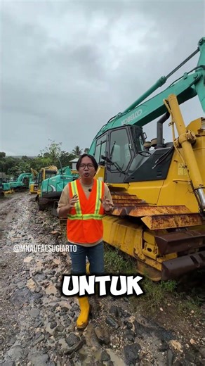 Are Excavator and Dozer Tracks Different? #excavator #dozer #mining #heavyequipment