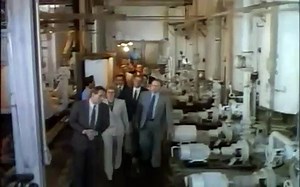 STRANGLEHOLD (1994) Official Trailer