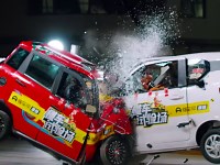 VIDEO: Ketika Hongguang Mini EV Diadu Tabrak Dengan 'Mini G-Class'