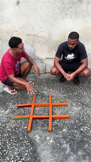 Desafio: transforme em 3 quadrados com 3 movimentos 🧠