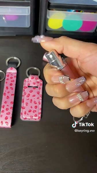 Coin purse key ring, do you like this combination? go see B l 0 🔗🔗🔗#pink #coinpurse #safekeychains #femaledefence #keyring #foryou #safetyfirst #safehumsafeinterent #selfdefensetools #selfdefensekeychain #femalesafety #keychains #fypシ #fyp #selfdefenseforwomen #fyyy