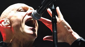 Midnight Oil guitarist's stage fall