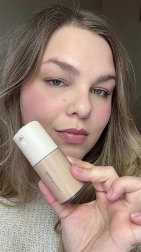 Rare Beauty Natural Matte Foundation: Real Skin Finish
