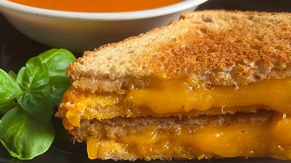 The Fastest Grilled Cheese You’ll Ever Make (No Pan Needed)