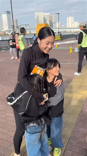 嫁と息子と娘とダディ on Instagram: "子供達の応援が可愛すぎるw #家族 #育児 #神旦那 #夫婦の日常 #子供のいる暮らし"