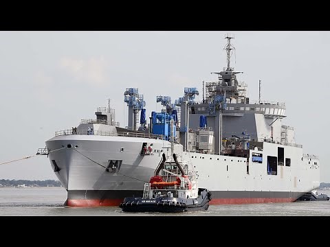 Mise à flot du ravitailleur Jacques Chevallier à Saint-Nazaire