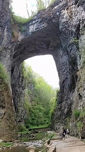 158K views · 4.3K reactions | This is the biggest natural bridge in the US! Location in comments. #naturelovers #adventuretravel #beautifuldestinations #ScenicViews | The Nature Seeker | Facebook