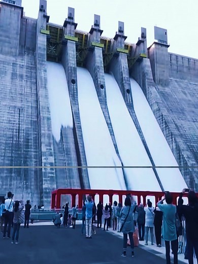 World's Largest Dam: Exploring Natural Disasters