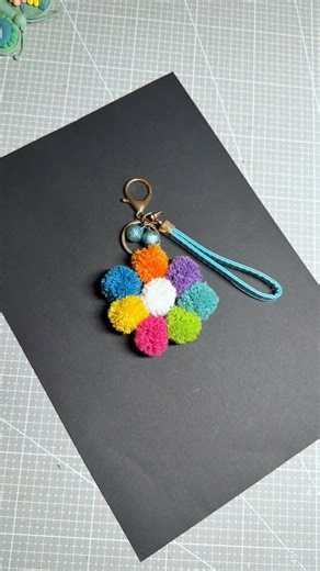 Handmadecraft on Instagram: "Surprised? You can even use a fork to make handmade woolen balls #Parent-child Crafts #Creative Crafts #Woolen Weaving #DIY Crafts #diy #handmade #art #craft #handmadediy #parent #kindergarten #diycrafts #handmadecraft"