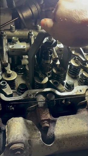 ‪@merchantautomotive‬ LB7 injector puller. Doing its thing!!!