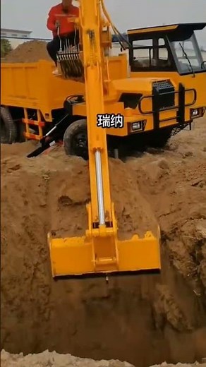 how to load a dump truck with a loader 🩵