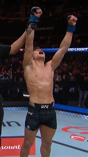 Lone'er Kavanagh bounced back from his first career loss to step up on SHORT NOTICE and defeat Brandon Moreno IN MEXICO! 😮‍💨 🇲🇽 #UFCMexicoCity | TNT Sports