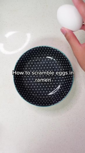 How to Scramble Eggs in Ramen