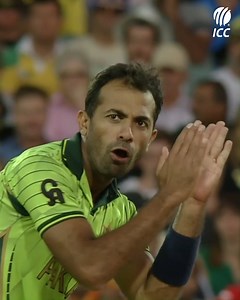 Shane Watson 🆚 Wahab Riaz Throwback to one of the most iconic battles in ICC Men's Cricket World Cup history 😍 #CWC23 | #AUSvPAK | ICC - International Cricket Council