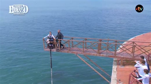 Adventure Line Productions (Banijay France) | « J’ai toujours dit que si je revenais, je demanderais au Père Fouras de m’accorder cette deuxième chance » @karimacharni arrivera-t-elle à... | Instagram