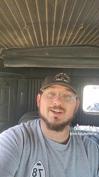 Exploring the Detroit 12V71 Diesel Engine in Classic Trucks