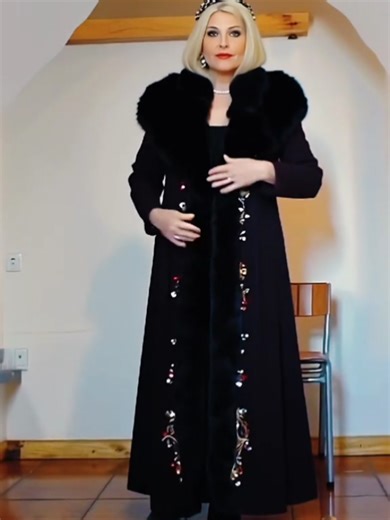 Blonde Fashion: Embracing Fur Coats in Cold Weather