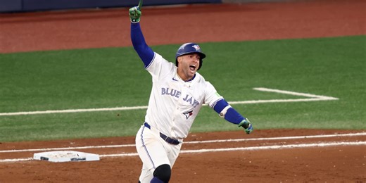 Springer sigue escalando la lista histórica de HR en postemporada