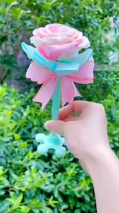 1M views · 27K reactions | Aprende y empieza tú negocio desde casa con nuestro programa profesional online de Cajas y flores eternas. Gana dinero mientras cuidas tú familia Más información en el link del primer comentario  #rosaeterna #regalospersonalizados #manualidad #floresdeliston #lactanciamaterna #emprendedores | Epikass Online | Facebook