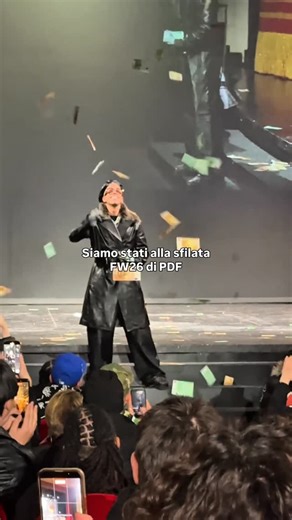 035 | ZEROTRECINQUE™ on Instagram: "Uno show a 360 gradi. La sfilata Fall Winter 2026 “Life Al Dente” di @pdf.channel si è tenuta al Teatro Lirico di Milano ed è stata un vero show. Diviso in atti e con @pabloattal nelle vesti di presentatore, lo spettacolo ha visto tra i modelli ospiti d’eccezione come @sferaebbasta, @fuckshiva, @papakvins, @nerissimaserpe e @tonyboygohard. Inaspettata ma apprezzatissima è stata l’esibizione live di @_sarahtoscano_, che ha cantato “Guarda la Luna”. Che spettaco