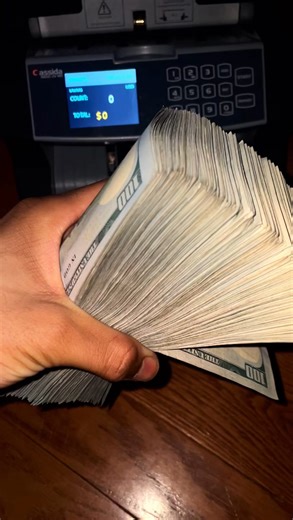 𝗟𝗲𝗮𝗸𝘆 on Instagram: "The plan set. The focused unmatched. The win loading (link in bio to learn m) * * * * * #trending #trending #trend #foryou #foryoupage #fyp #tvgirl #money #emoney #erich #millionaire #motivation!"