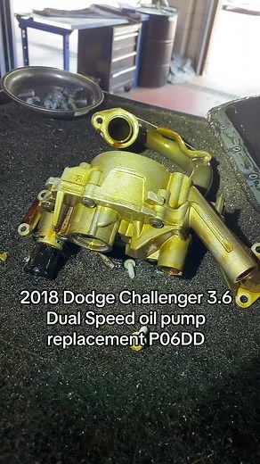 2018 Dodge Challenger low oil pressure P06DD. Came in with only 2 quarts of oil in it. Sadly the correct oil level did not fix this condition. Huge shoutout to @Topless Mechanic for giving me some tips on how to diagnose this since my scan tool didnt wanna communicate with the oil pump solenoid! #MechanicTikTok #mechanicsoftiktok #marylandmechanic #Automotive #Automotive #dodge #oilpump #Snapon #Chrystler #pentistar #mastermechanic #MasterTech #Honda #challenger