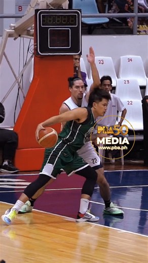 Sangalang rises over Flores! 💪🔥 🔴 LIVE ON: PBA Rush, RPTV ch9, Pilipinas Live & One Sports YouTube! ➡️ Tickets available here: https://www.ticketnet.com.ph/ #PBA50 #PhilCup #PBA50LID | PBA